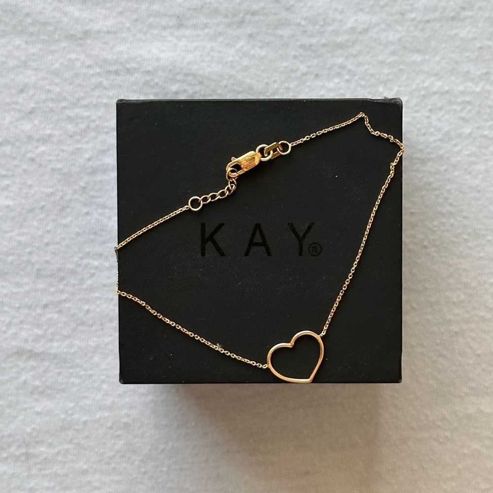 14k Gold Dainty Heart Bracelet
